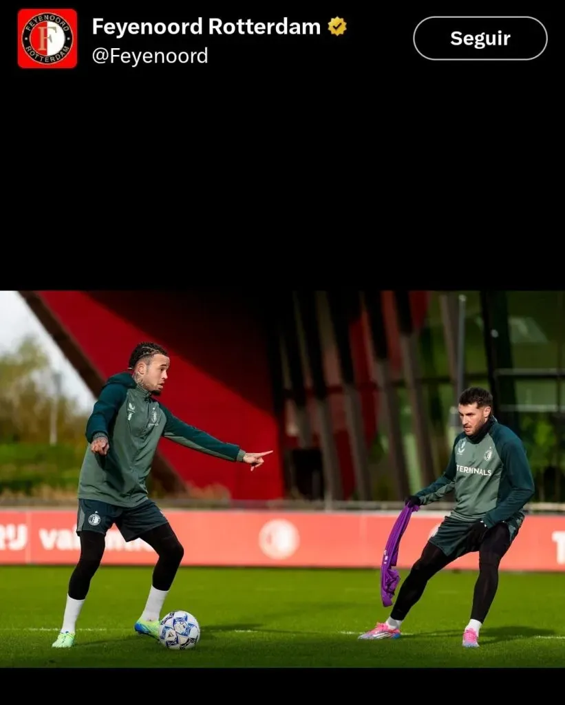 Santi Giménez está de vuelta. (@Feyenoord)