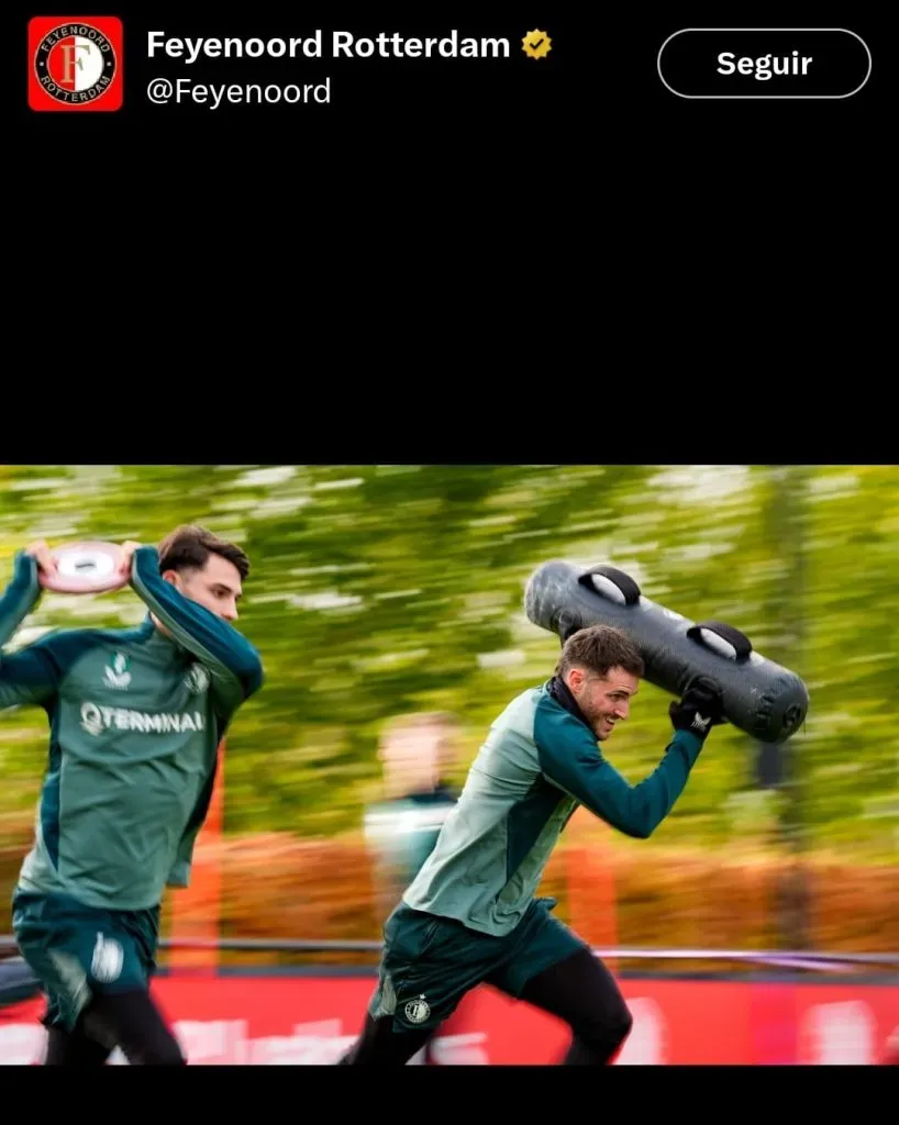 Santi Giménez está de vuelta. (@Feyenoord)