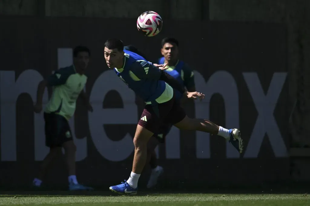 Erik Lira en la selección (Imago 7)