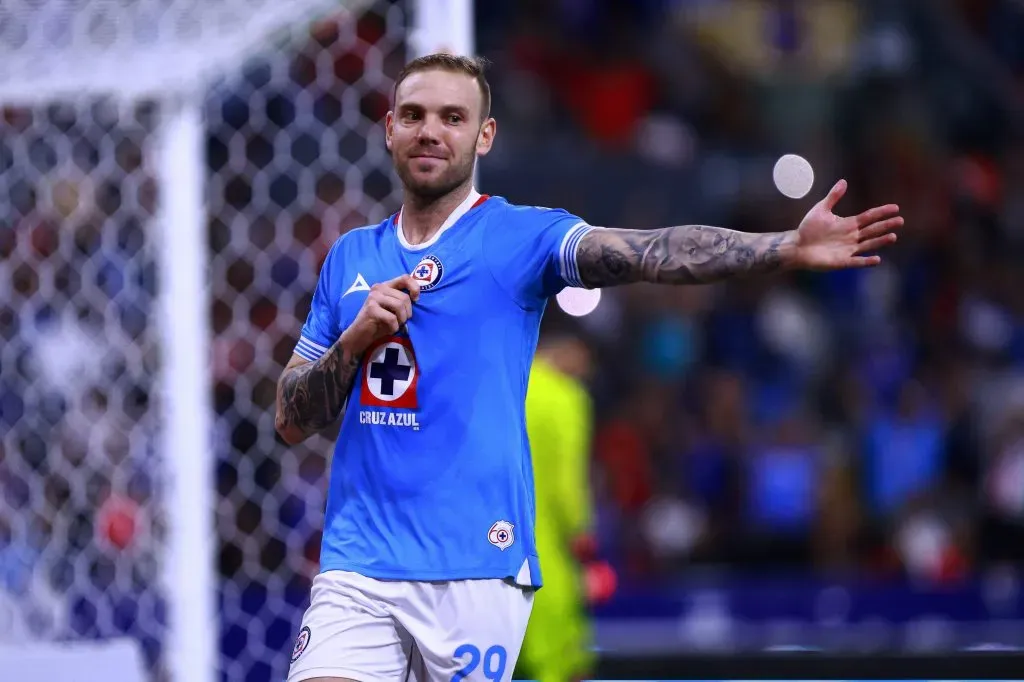 Rodolfo Rotondi es seguido por Lionel Scaloni para la Selección Argentina (Jam Media)