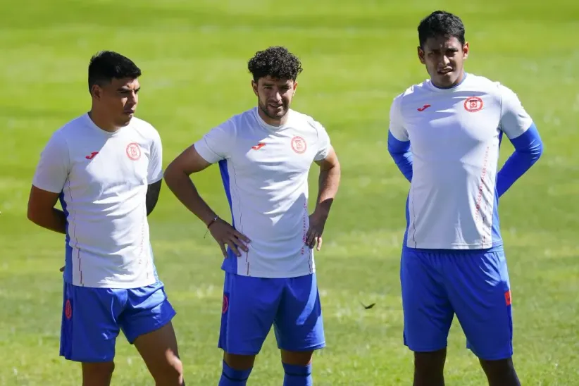 Mendoza, junto a Nacho Rivero y Luis Romo (IMAGO7).