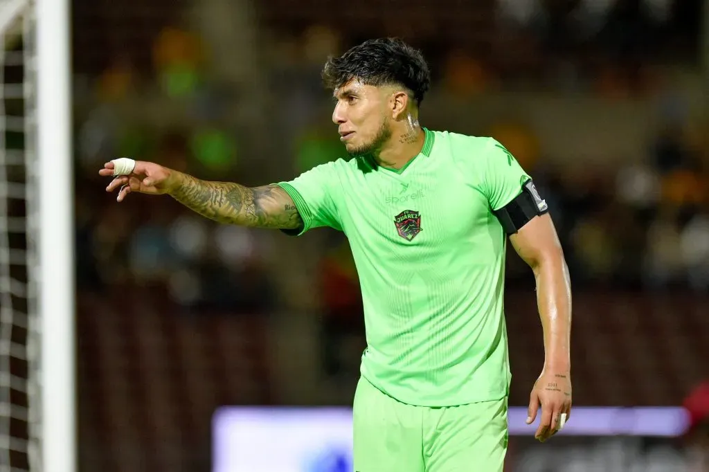 Carlos Salcedo estaría cerca de fichar por Rayados (Imago 7)