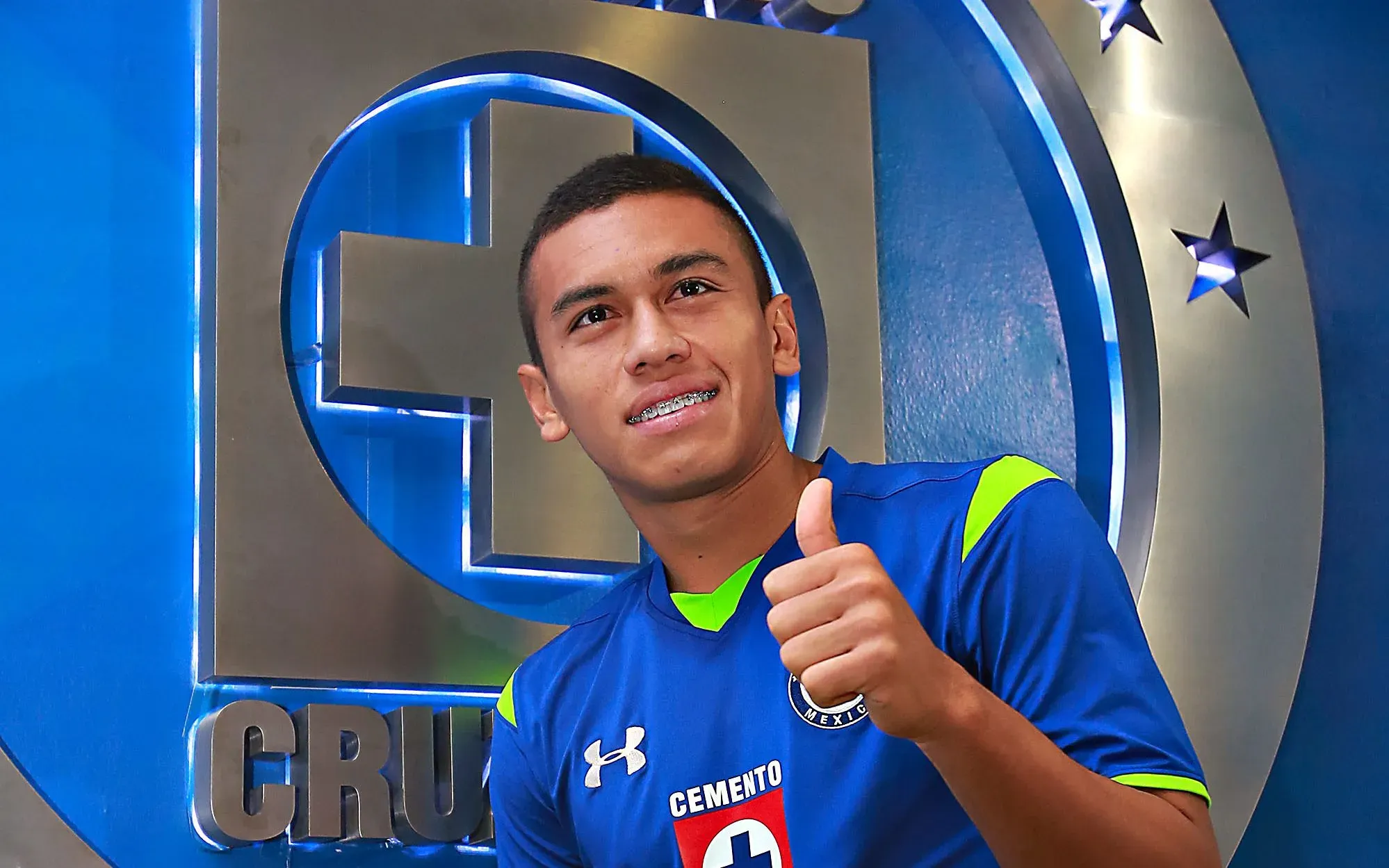 Carlos Lizarazo, el día de su presentación con Cruz Azul. (Imago 7)