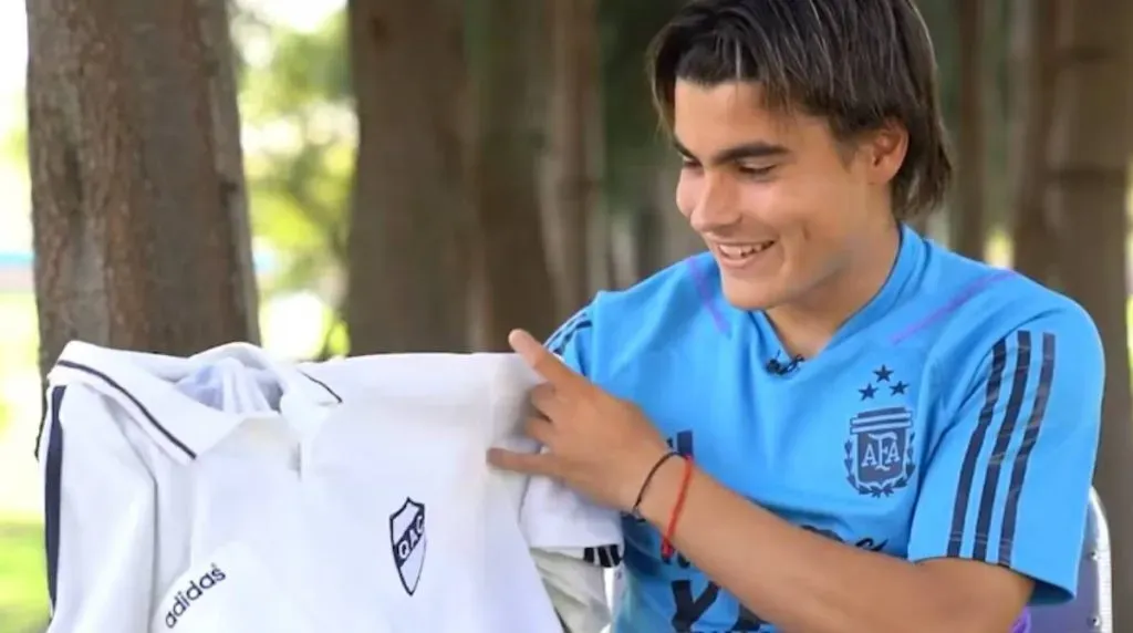Luka Romero con la playera de Quilmes (@Infobae)