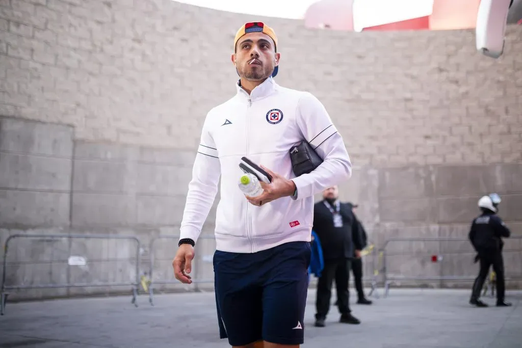 David Faitelson destruye a Giorgos Giakoumakis por ofrecer premios (Imago 7)