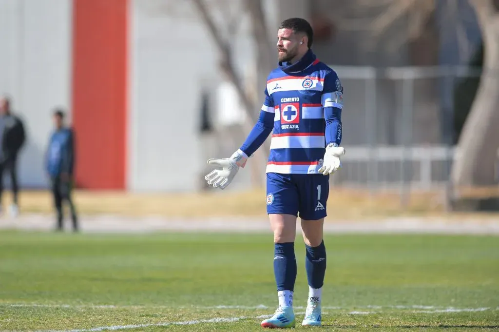 Andrés Gudiño advirtió a sus compañeros antes del Cruz Azul vs. Real Hope (Imago 7)