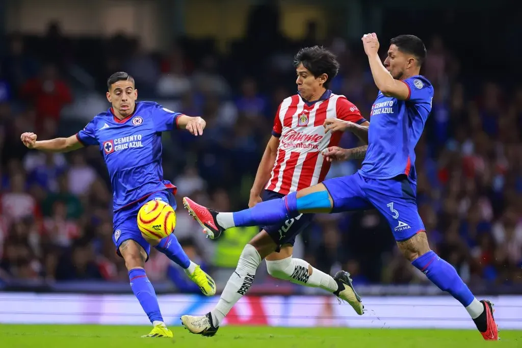 Jose Juan Macias llamó la atención de Martín Anselmi cuando vestía la camiseta de Chivas. (Getty Images)