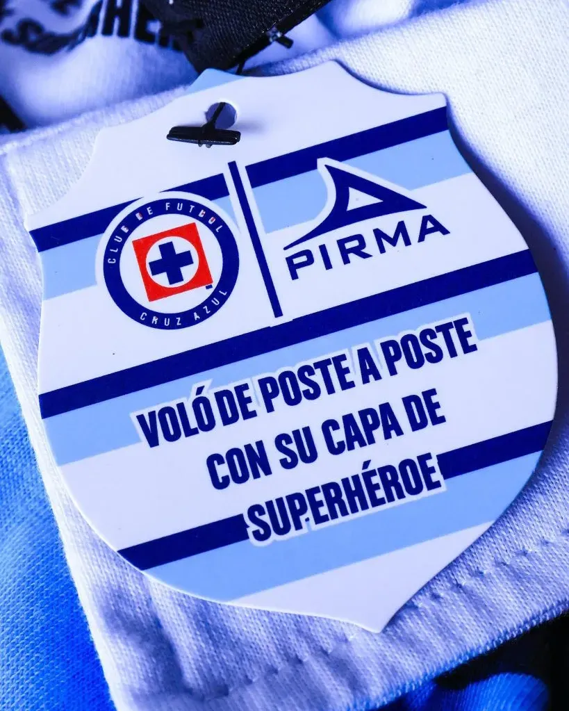 Cruz Azul homenajeó al ‘Gato’ Miguel Marín (Pirma).