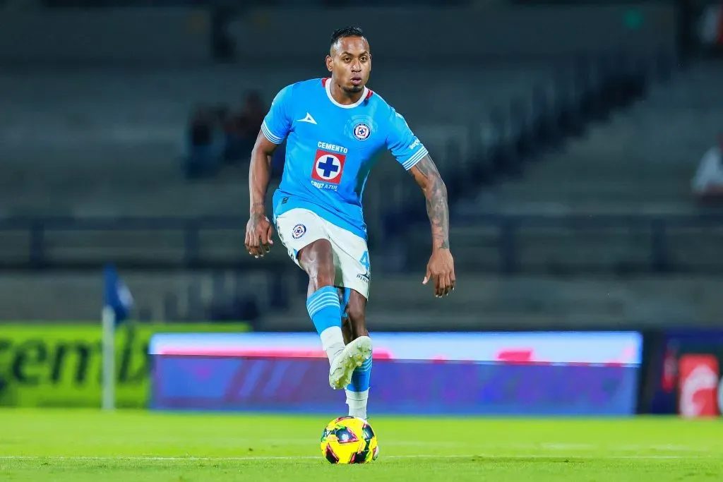 La postura de Willer Ditta ante su posible salida de Cruz Azul (Getty Images)