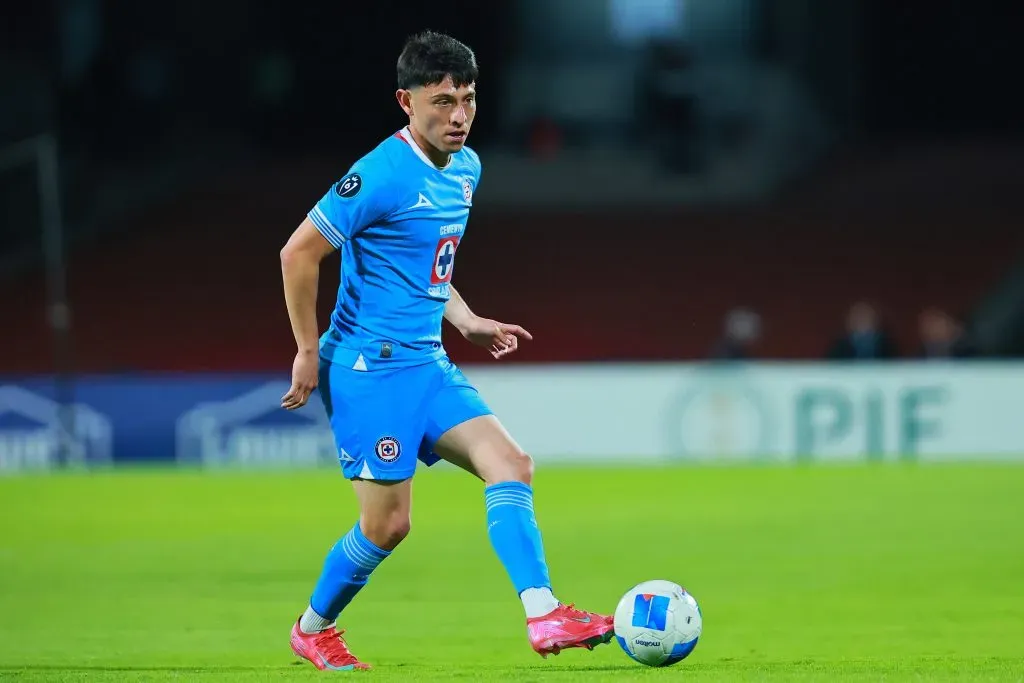 Nicolás Larcamón buscaría recuperar a Alexis Gutiérrez en Cruz Azul (Getty Images)