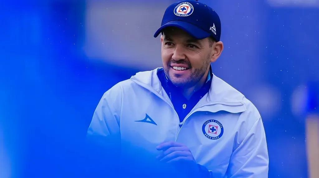 Javier Alarcón pronosticó cómo le irá a Nicolás Larcamón con Cruz Azul en el Apertura 2025. Lado.mx Javier Alarcón pronosticó cómo le irá a Nicolás Larcamón con Cruz Azul en el Apertura 2025. Noticias en tiempo real