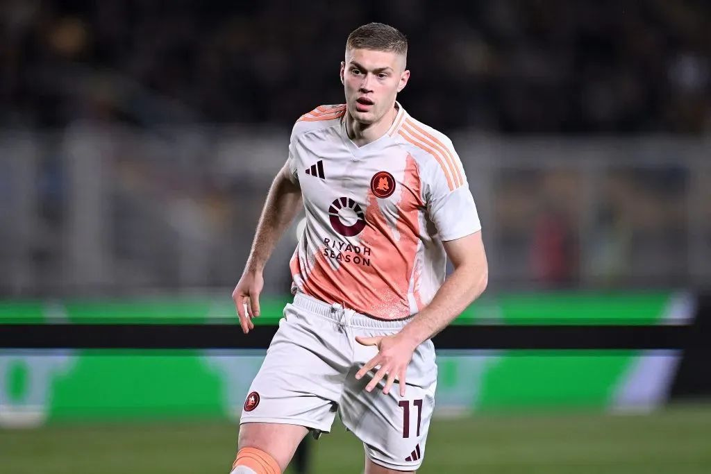 Artem Dovbyk en un partido de la Serie A con la AS Roma (Getty)