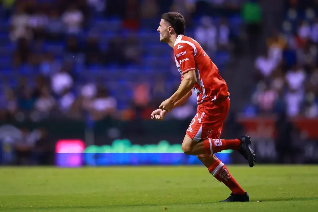Cruz Azul le pagaría en plazos a Necaxa por José Paradela (Getty Images)