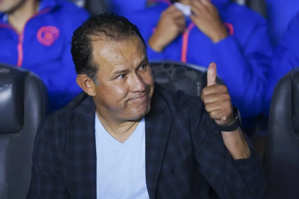 Juan Reynoso reaparece con un mensaje clave para Nicolás Larcamón (Imago 7)