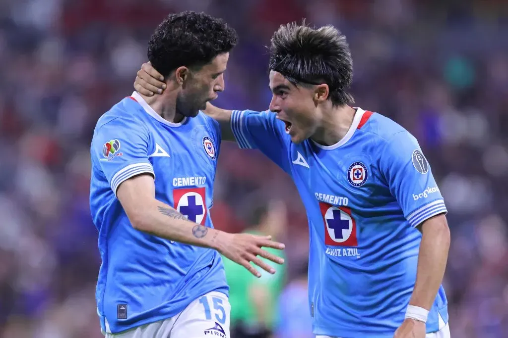 Rivero y Luka Romero, en festejo de gol. (Imago 7)