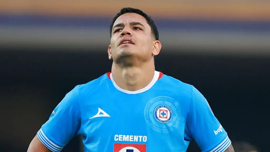 Toro Fernández fue bajado de la lista de Cruz Azul.