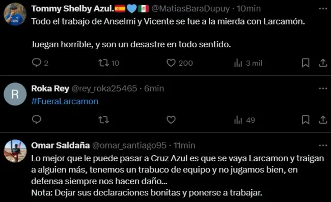 Aficionados de Cruz Azul contra Larcamón. (X)