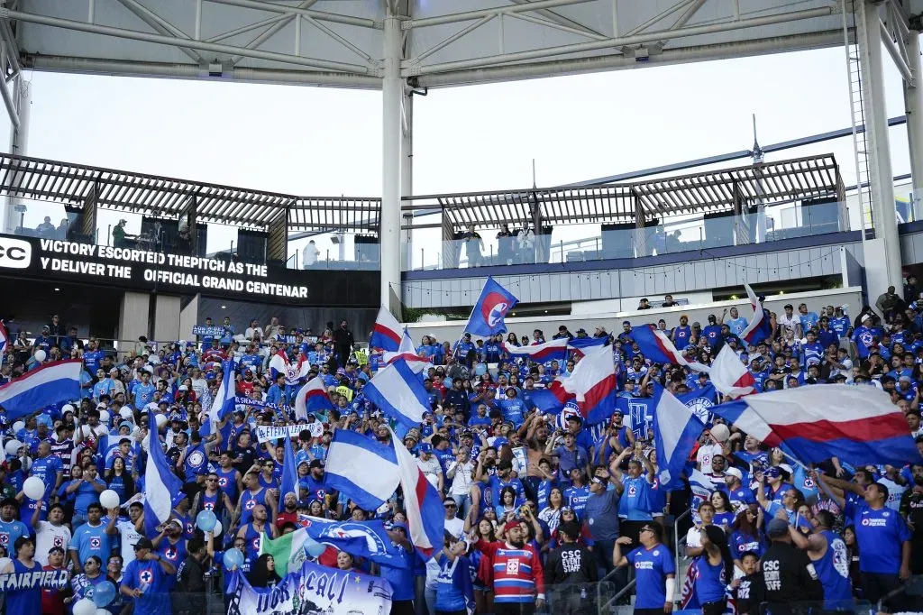 Cruz Azul fue mayoría en la cancha del equipo más grande de la MLS. (Imago 7)