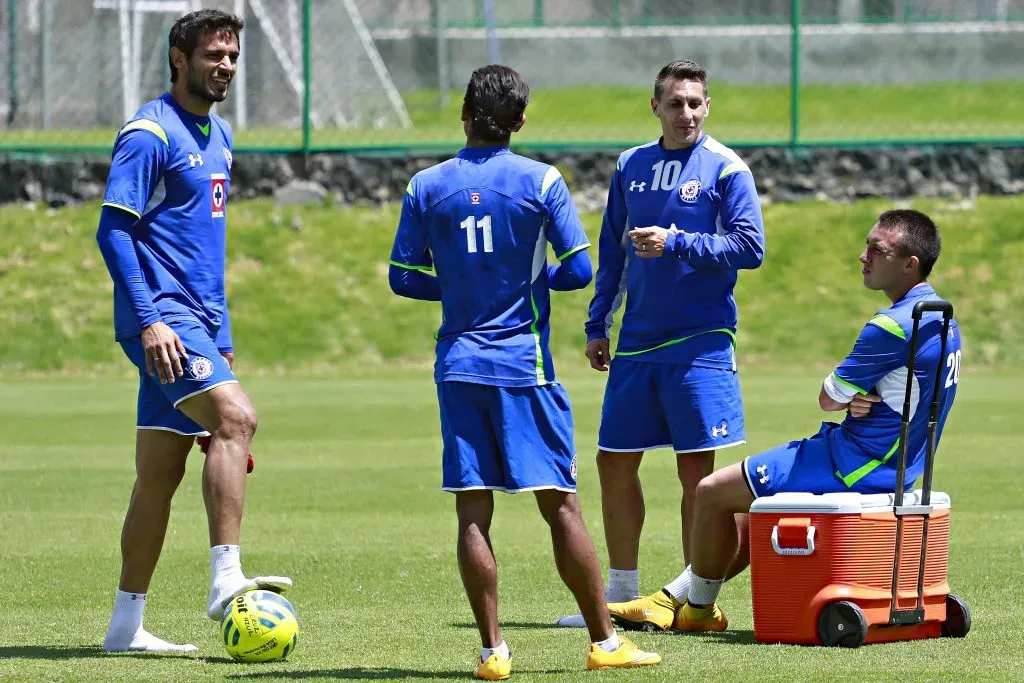 Rooney Pedroza junto a Joao Rojas, Roque Santa Cruz y Chaco Giménez (Imago 7)