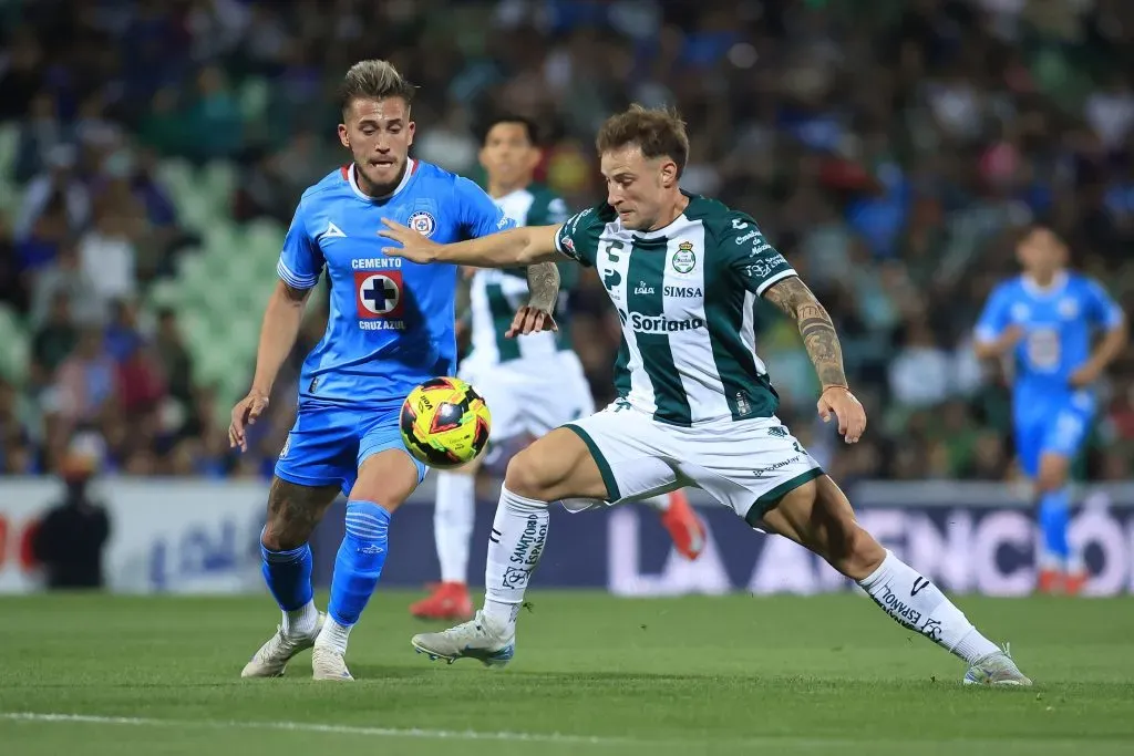 Cruz Azul define si Gonzalo Piovi jugará contra Santos (Imago 7)