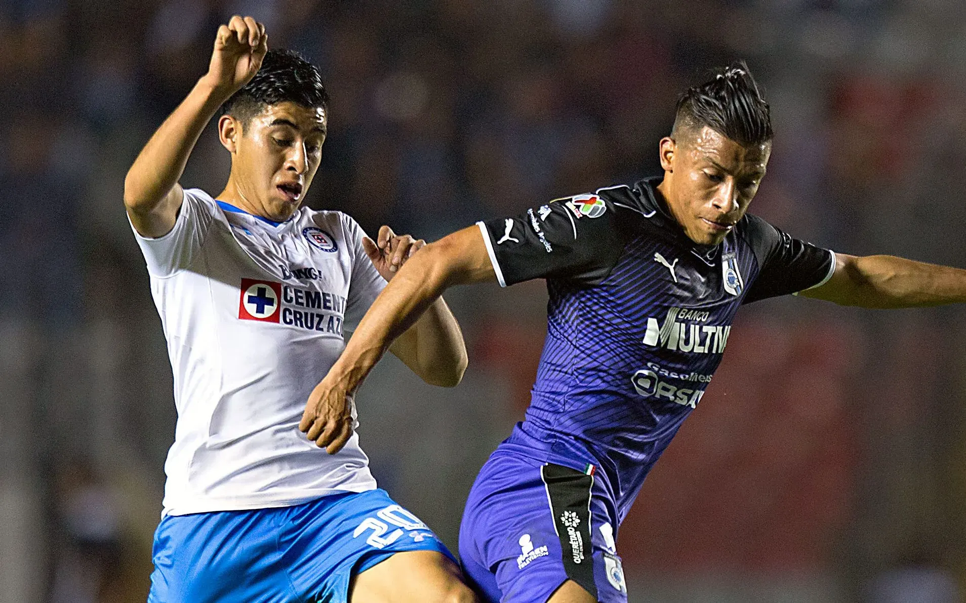 Kevyn Montaño marcando a Ángel Sepúlveda por la Copa MX. (Imago 7)