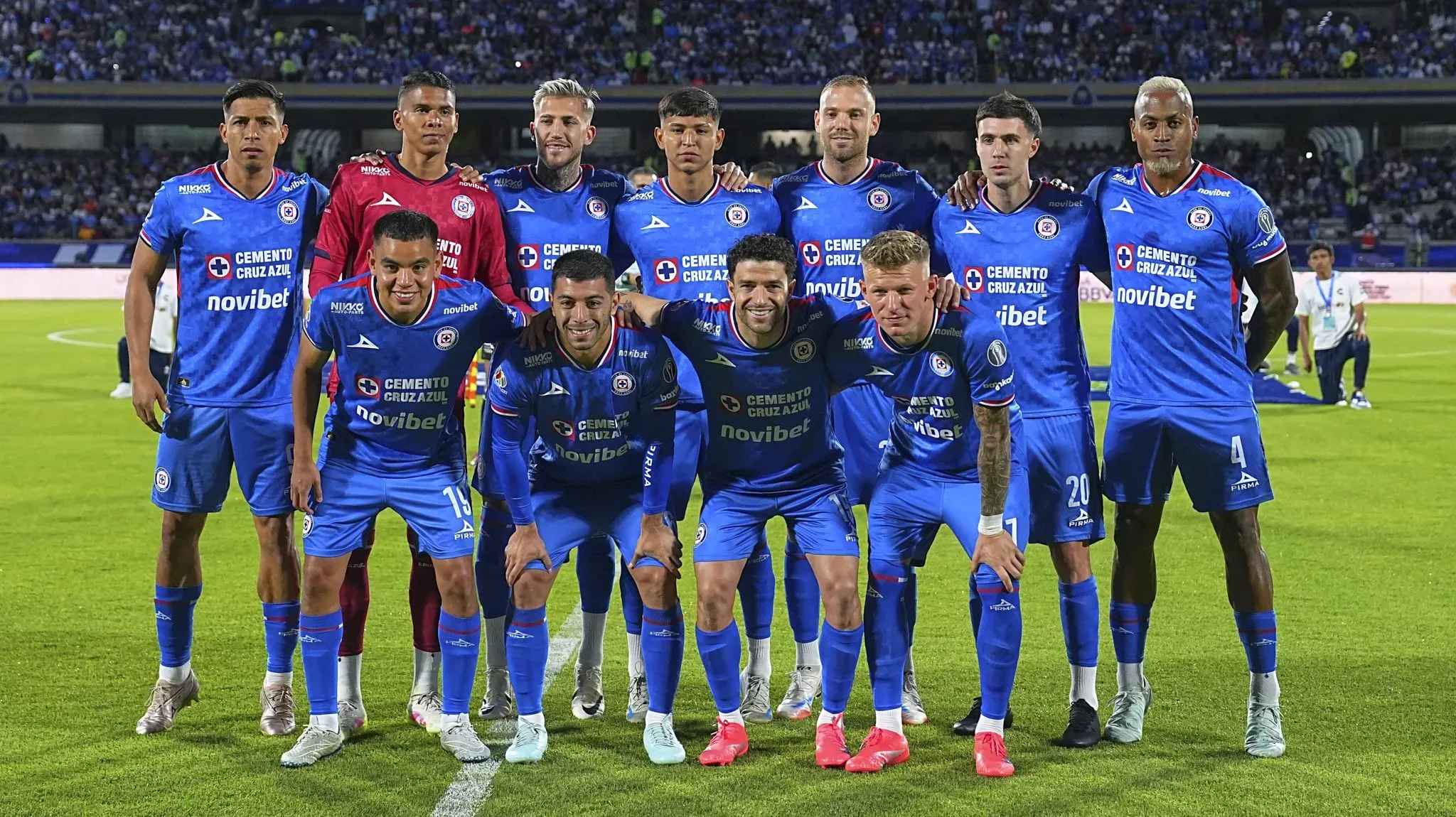 El último Cruz Azul que salió a la cancha ante Toluca. (Imago 7)