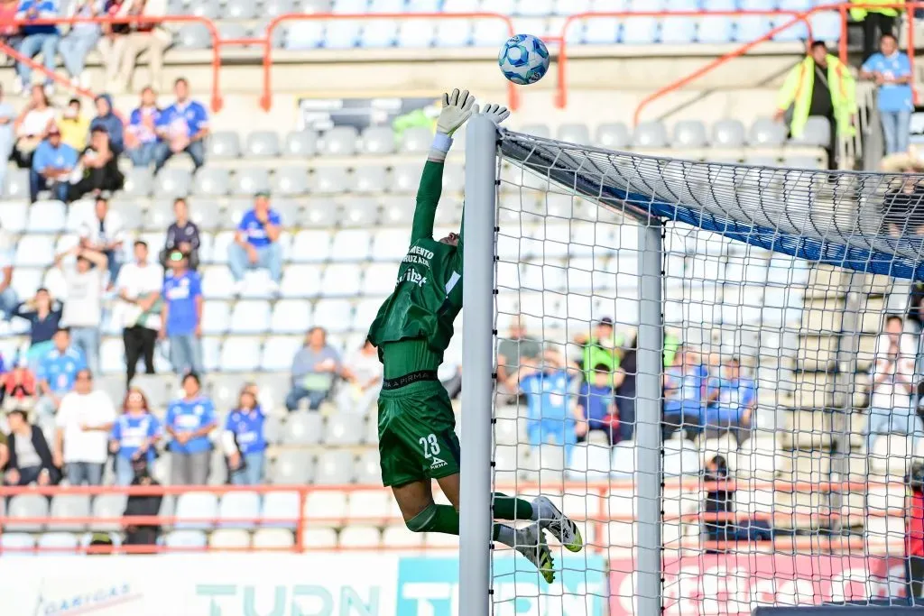 Kevin Mier fue clave para el triunfo de La Máquina ante Pachuca. (Imago7)