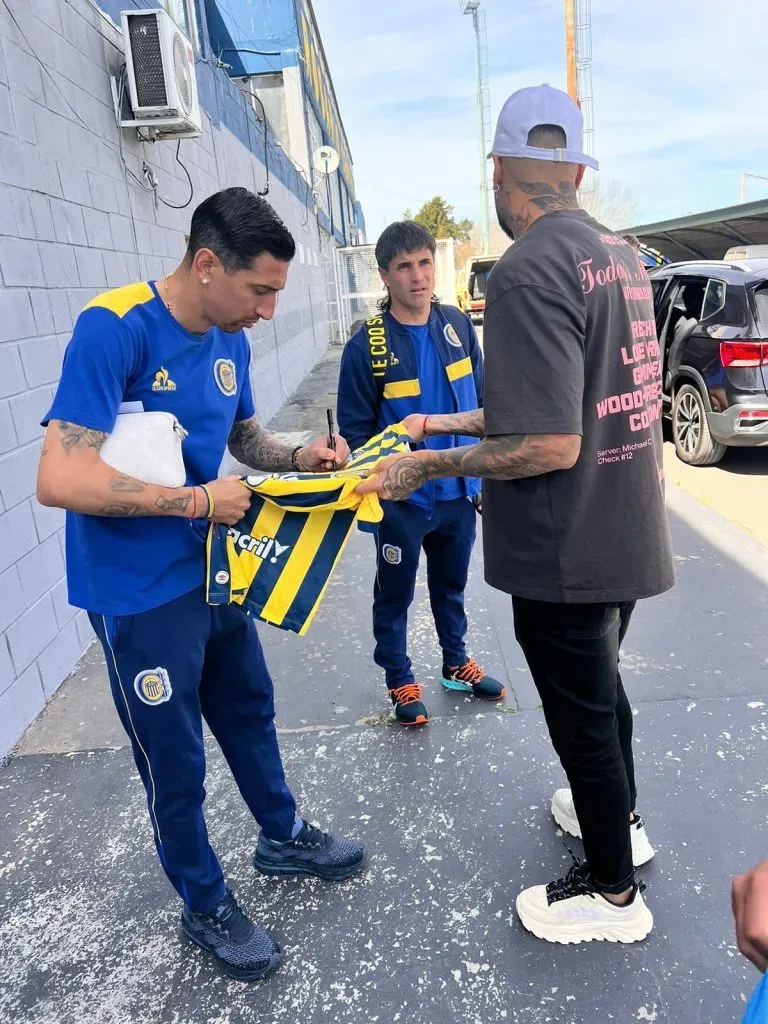 Julián Velázquez con Ángel Di María en Rosario, Argentina. (@julianvelazquezz)