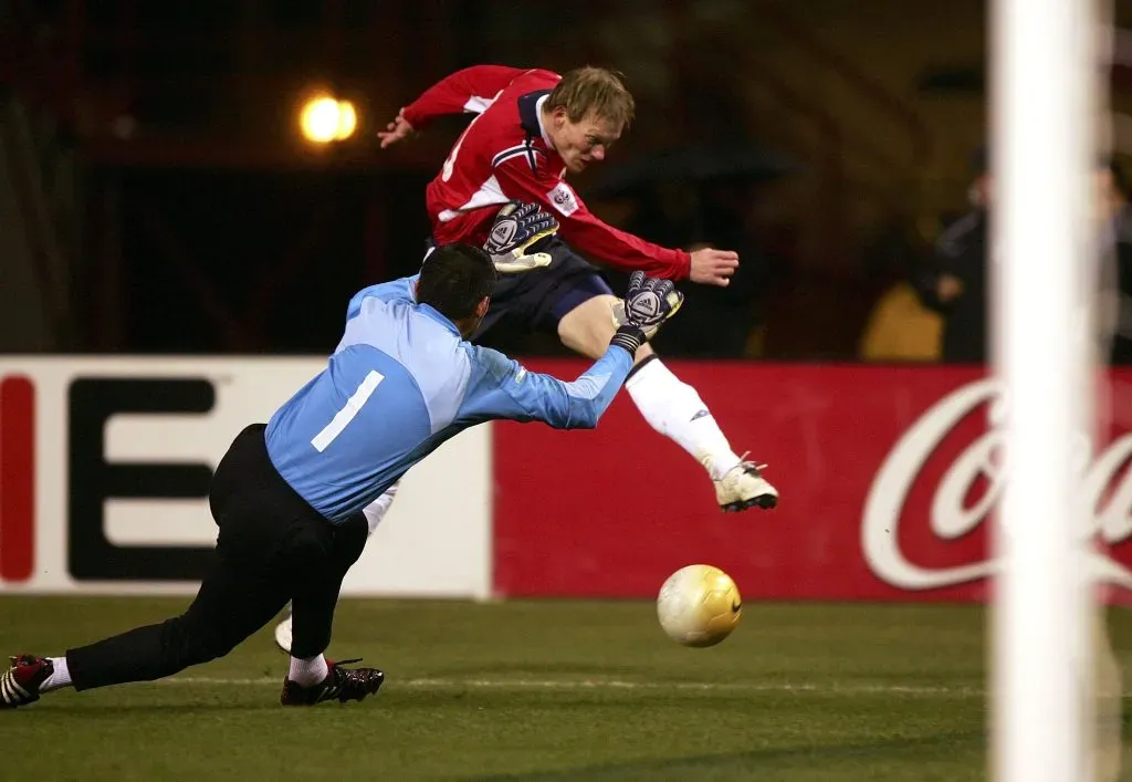 Chuy Corona en el amistoso entre México y Noruega en 2006 (Jam Media)