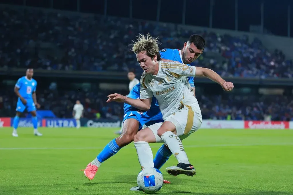 Lira vs. Córdova, en el último Cruz Azul – Tigres por Concachampions. (Getty Images)