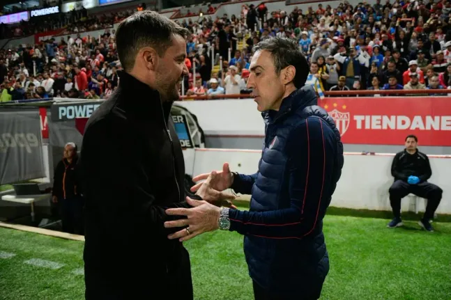 Diferente método, mismo resultado: Nicolás Larcamón y Vicente Sánchez (Imago 7)