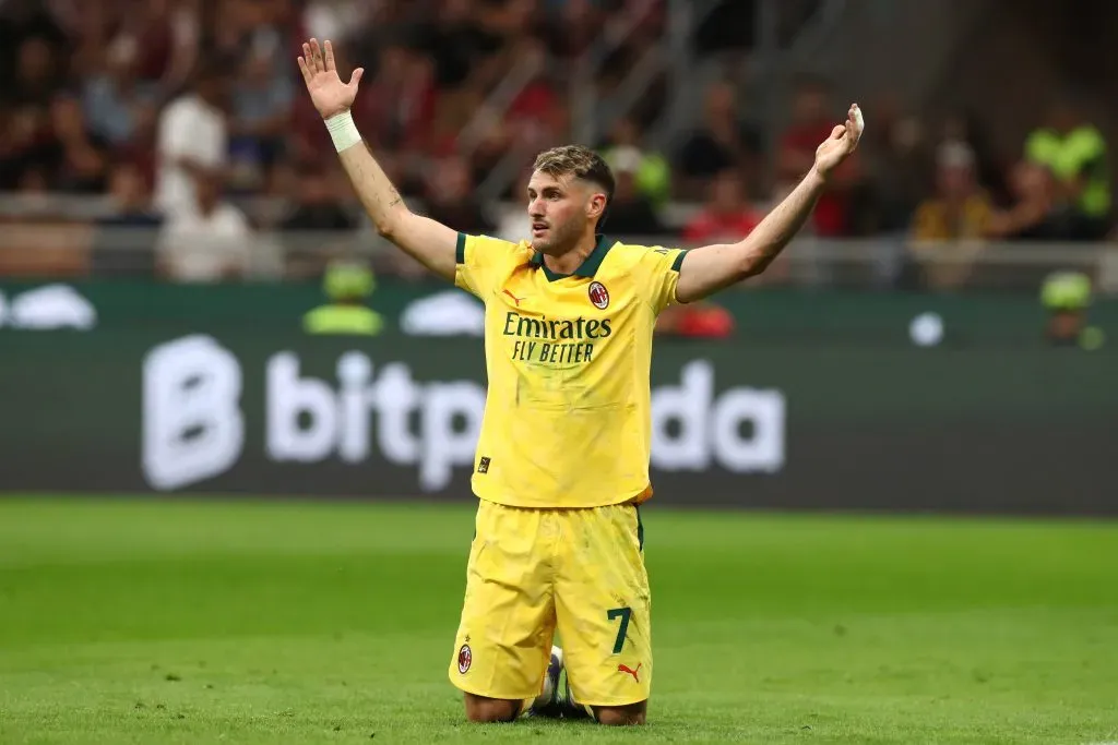 Alessandro Nesta lanzó una dura crítica en contra de Santi Giménez (Getty Images)