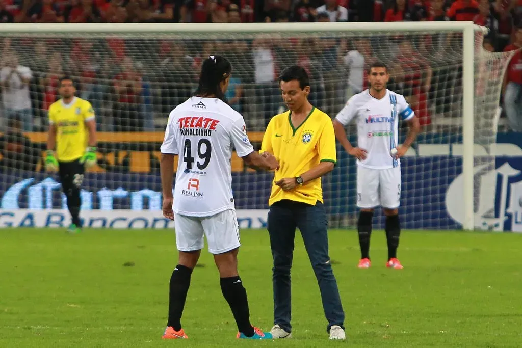 Joaquín Beltrán convivió con Ronaldinho durante su paso como directivo por Querétaro. (JAM MEDIA)