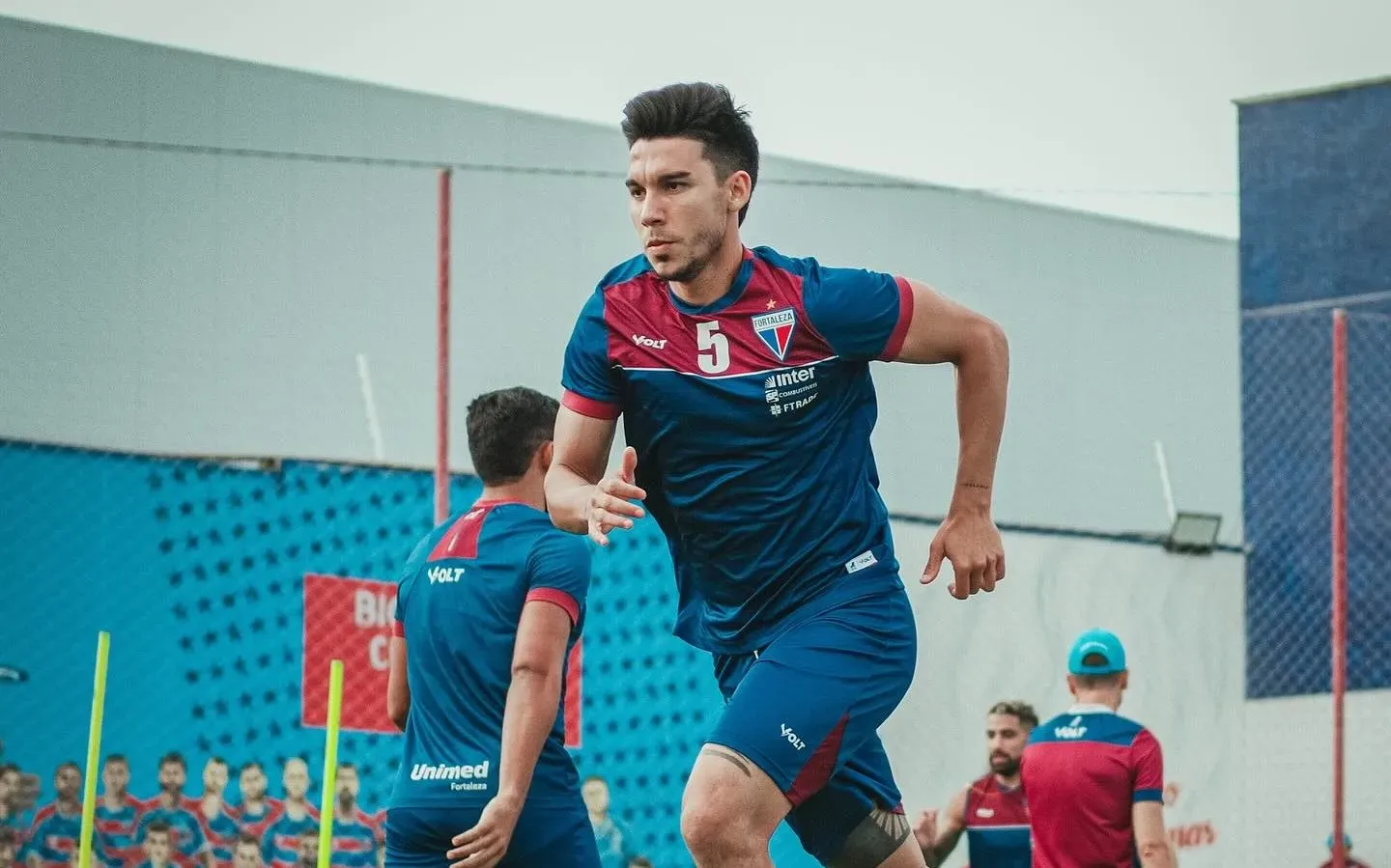 Fortaleza, donde también jugó Pol Fernández, también podría descender. (@polfernandezz)