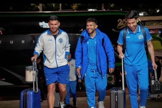 Juan Escobar, Montoya y Pol Fernández antes de un partido de Godoy Cruz (IG Walter Montoya)
