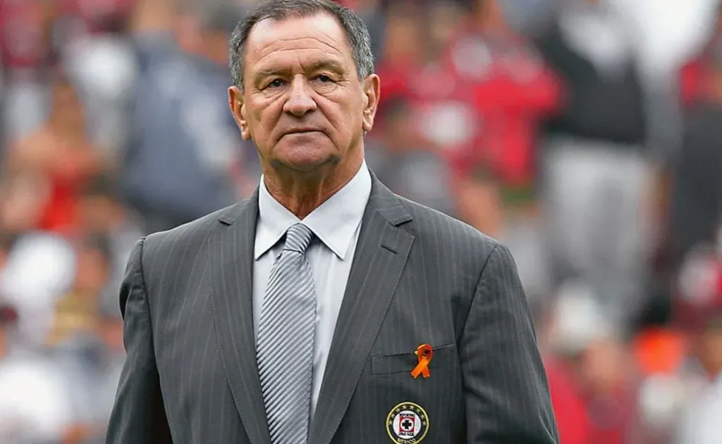 Enrique Meza dirigió a Cruz Azul por tres años en su última etapa. (Imago7)