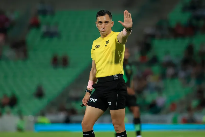 Ismael Rosario López Peñuelas será el encargado de pitar la ida (IMAGO7).