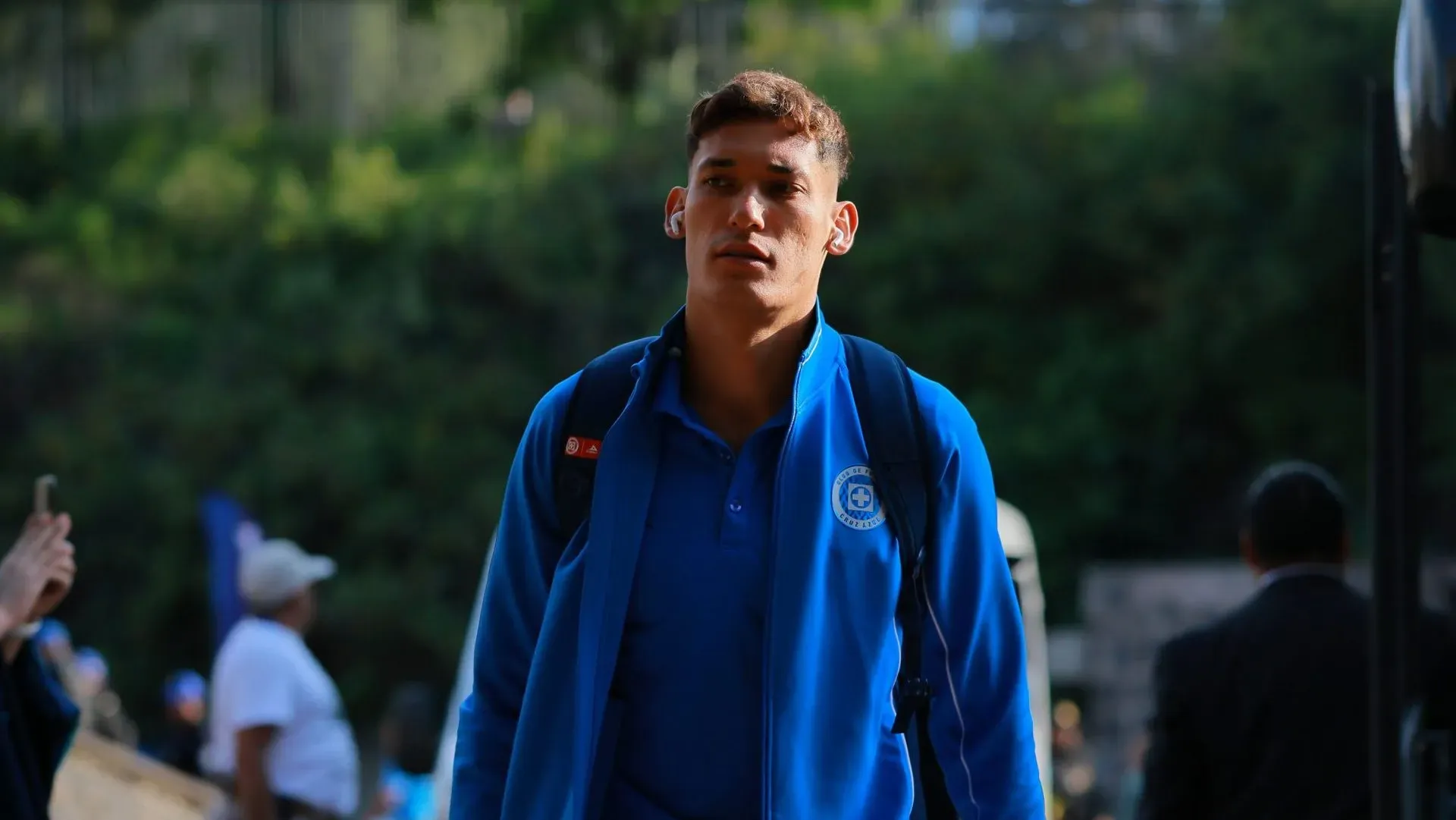 El defensor mexicano ingresó desde el banquillo y se ganó la aprobación de todos los sectores (Imago7)