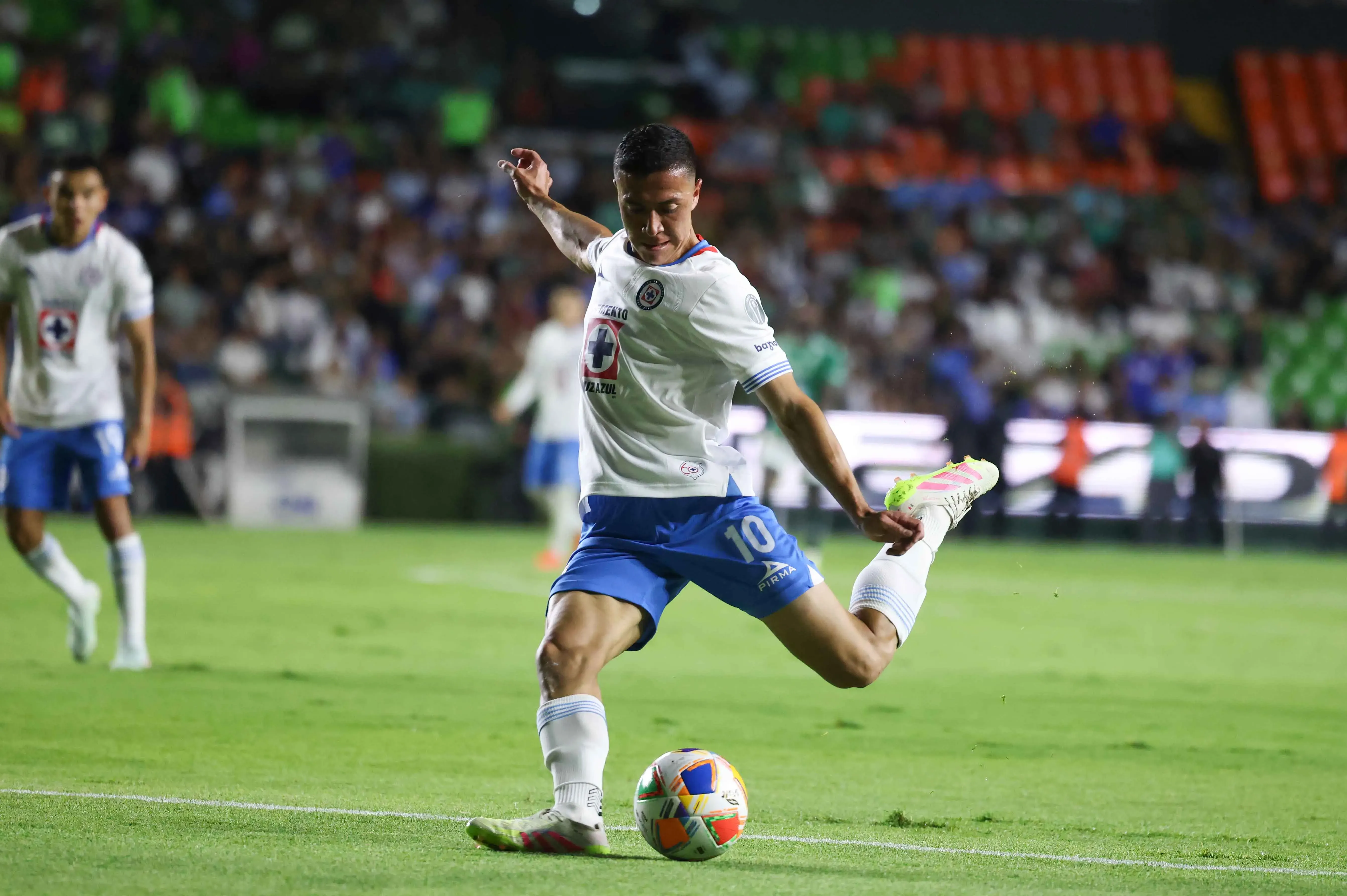 El rol que le daría Nicolás Larcamón a Andrés Montaño en Cruz Azul (Imago 7)