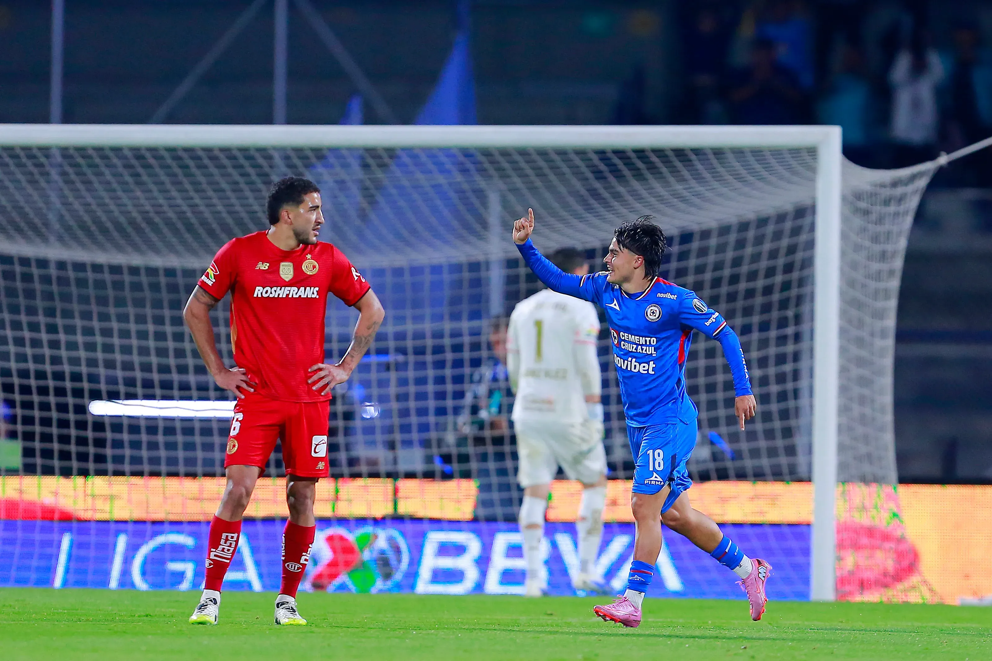 Luka Romero festeja ante Toluca en el Apertura 2025. (Imago 7)