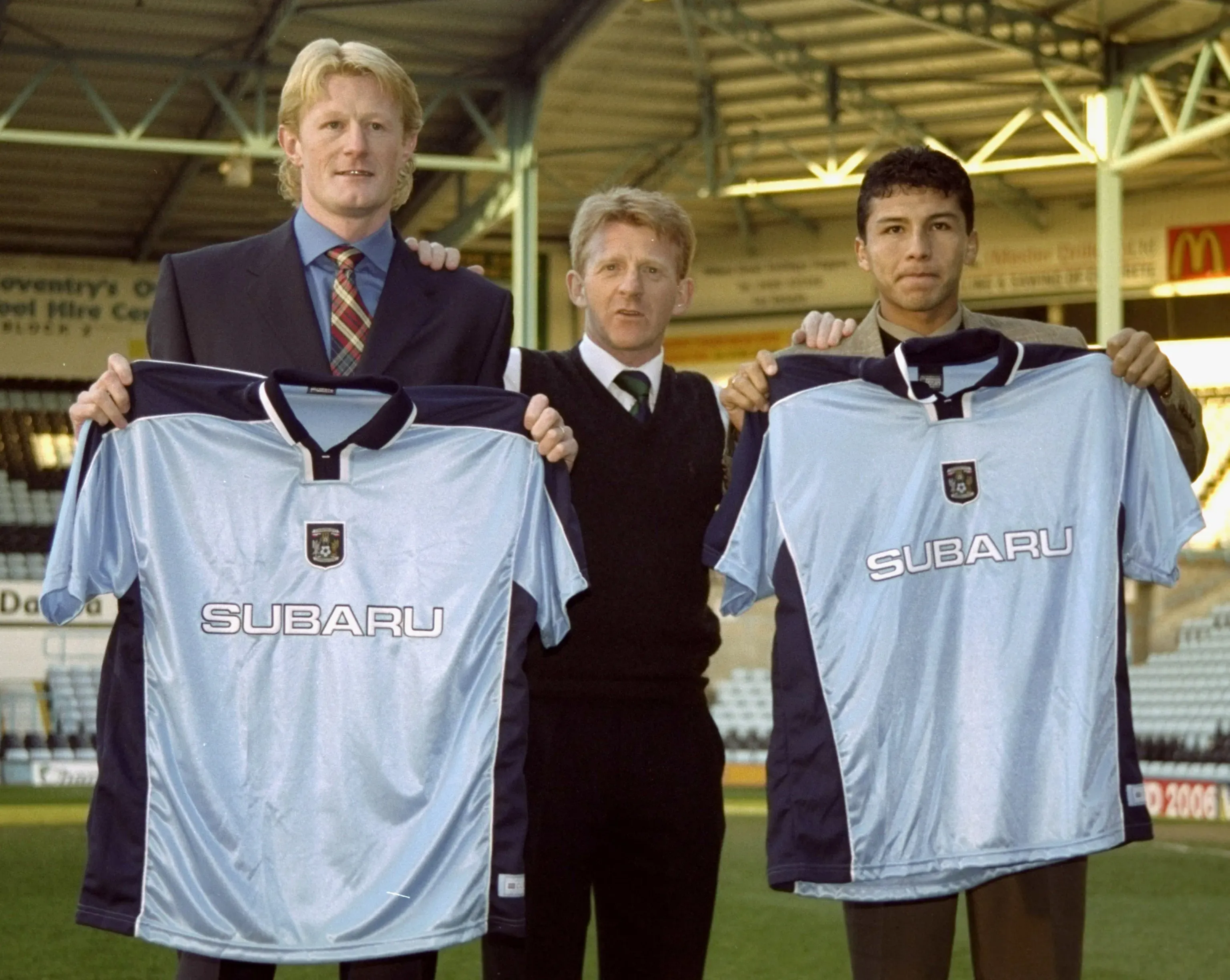 Presentación de Ysrael Zúñiga en Coventry City (Getty Images)