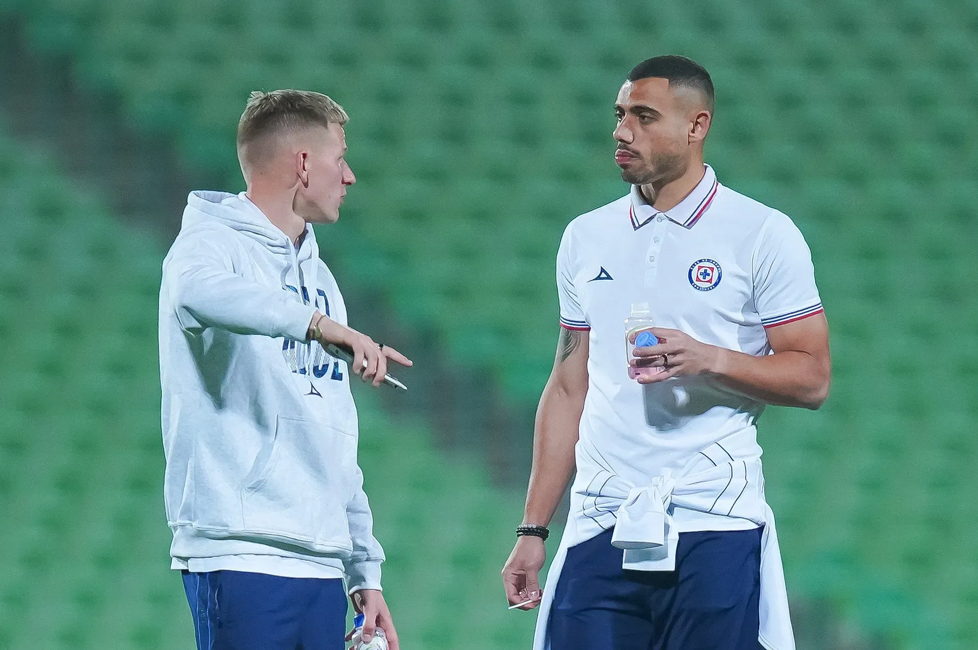 Mateusz Bogusz y Giorgos Giakoumakis, dos de las grandes inversiones de Cruz Azul en los últimos tiempos. (Imago 7)