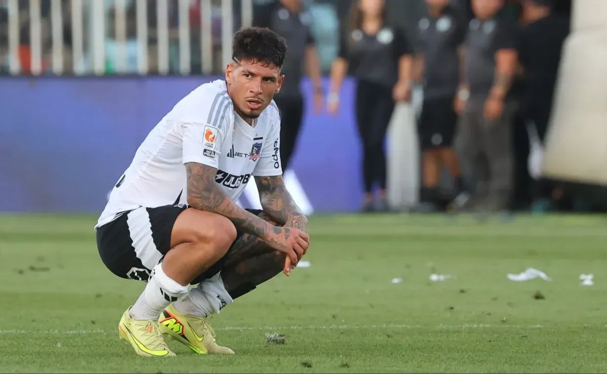Colo Colo busca refuerzos: Enzo Roco y otros nombres suenan para reemplazar a Alan Saldivia