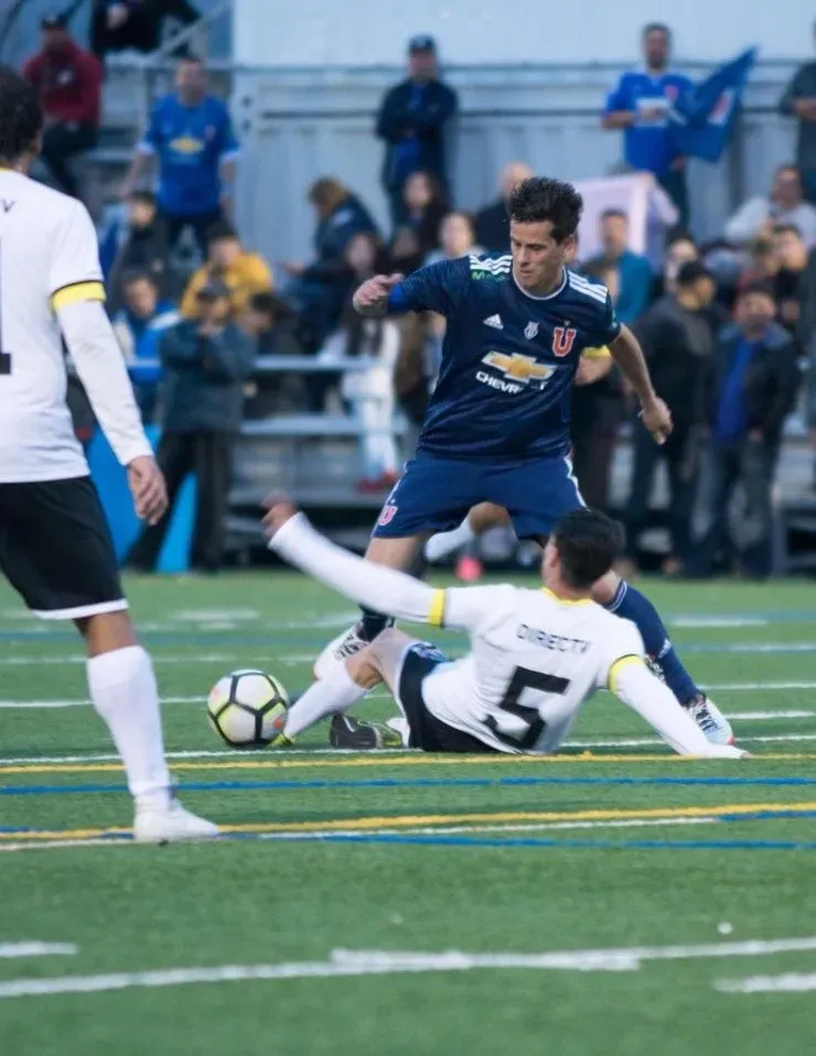 Pablo Contreras enfrentando a Rivarola