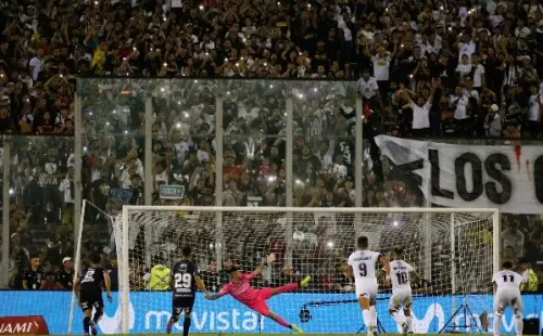 El Monumental lucha por entrar al podio.