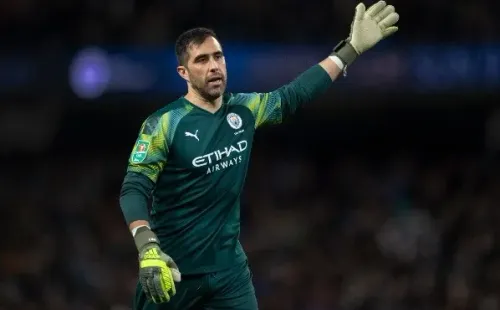 El formado en Colo Colo seguiría por un año más en el City.