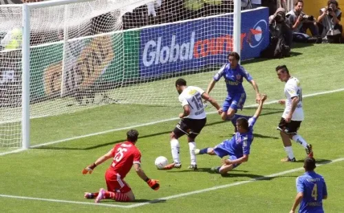 Beausejour le anotó a la U en el Monumental /FOTO: Agencia Uno