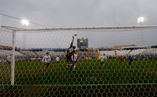 Vega mantuvo en cero su arco en esa extraña jornada en el Monumental.