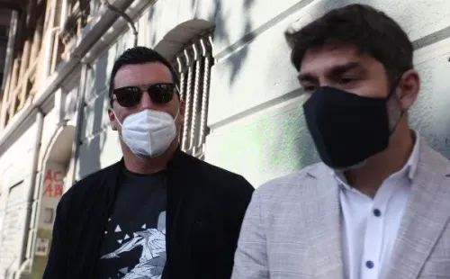 Paredes junto a Gamadiel García en la Dirección del Trabajo tras la última reunión que tuvieron con los representantes de ByN