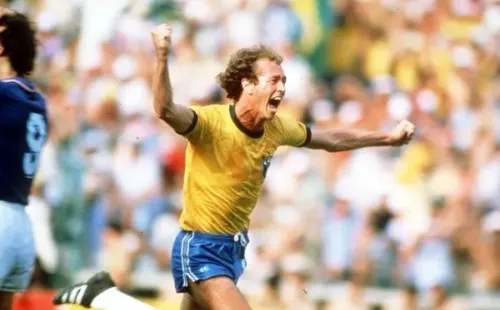 Falcao defendiendo la selección brasileña en España 1982.